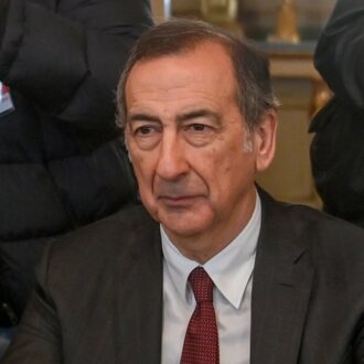 Copertina di Minacce, denunce e balle: il mega-flop di Sala