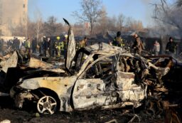 Copertina di Zelensky chiede la tregua e Putin apre a un accordo