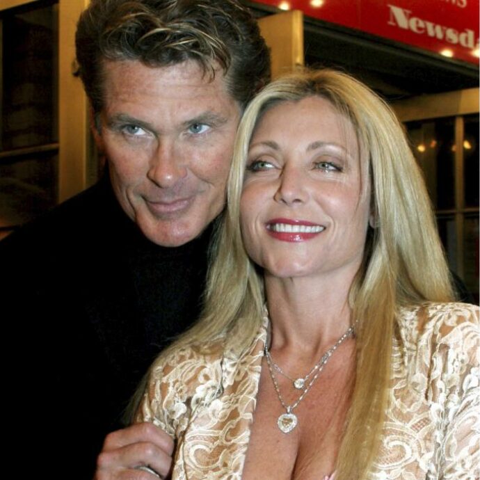 È morta Pamela Bach, l’ex moglie della star di Baywatch David Hasselhoff: “Aveva una ferita d’arma da fuoco alla testa”