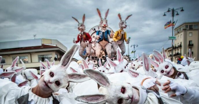 Dal Carnevale di Viareggio un messaggio rivoluzionario: riappropriarsi del tempo contro riarmo e degrado