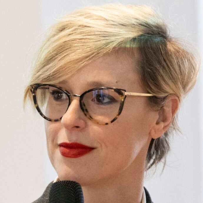 “Se una donna vuole fare carriera in Italia è meglio che non diventi madre”: Federica Pellegrini furibonda dopo la bocciatura del congedo parentale paritario