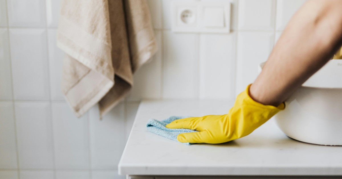 Un orario certo per il lavoro domestico. Dietro c’è anche una questione di genere da ilfattoquotidiano.it Un orario certo per il lavoro domestico. Dietro c’è anche una questione di genere
