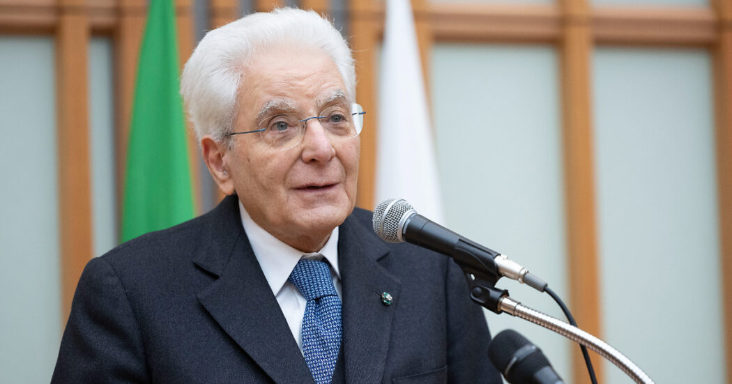 Ucraina, Mattarella: “Una pace basata sulla prepotenza non durerebbe a lungo”. Truppe italiane per garantirla? “Presto per parlarne”