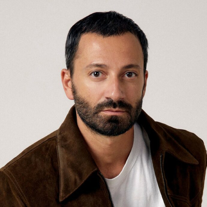 Dalla danza alla moda, Alessandro Vigilante porta la sua Rochas al gran ballo per esaltare la femminilità