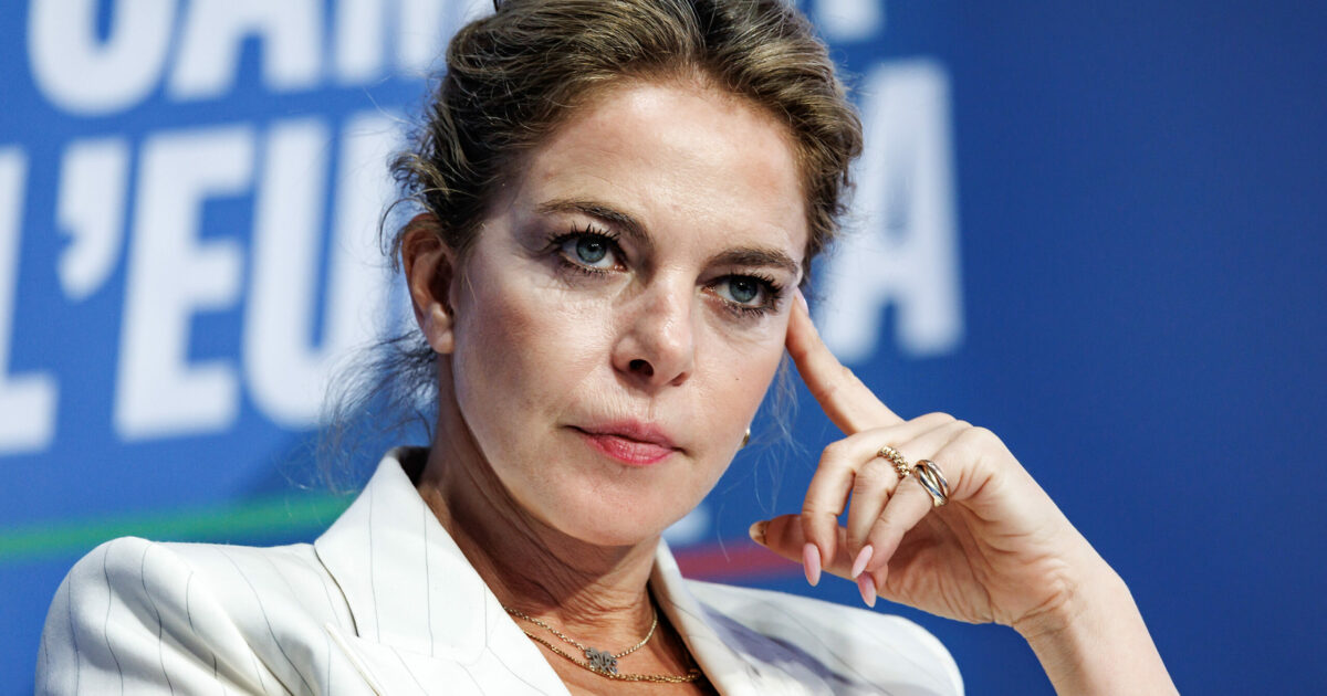 “Sono stata vittima di molestie psicologiche, mollavo tutto e me ne andavo. Ci vorranno 13 generazioni per la parità uomo-donna”: lo rivela Claudia Gerini