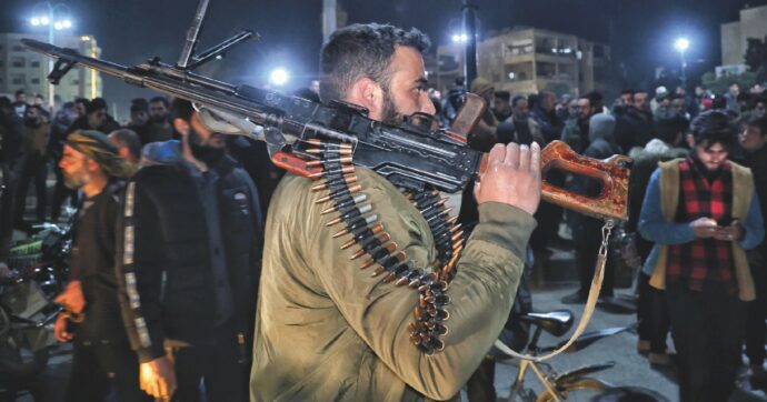 Siria, scontri tra l’esercito e fedeli di Assad: 500 morti