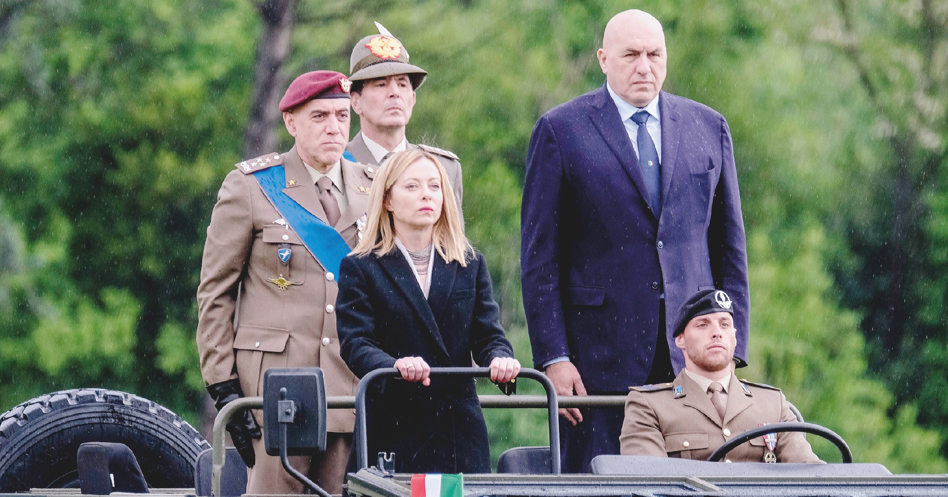 Gli italiani e il ritorno della leva: la giungla dei sondaggi e i titoli “furbi” che parlano di maggioranza a favore del servizio militare (a dispetto dei dati) Gli italiani e il ritorno della leva: la giungla dei sondaggi e i titoli “furbi” che parlano di maggioranza a favore del servizio militare (a dispetto dei dati)