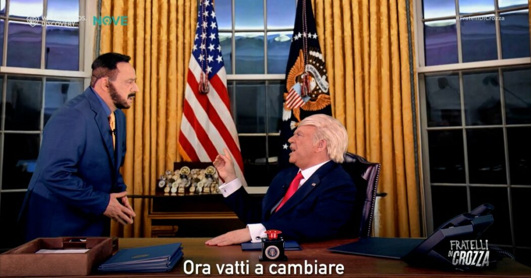 Crozza diventa Trump ed elogia Stefania Nobili: “Vieni qui ad aprire le tue gintonerie”. Poi umilia il presidente Zelensky – Video