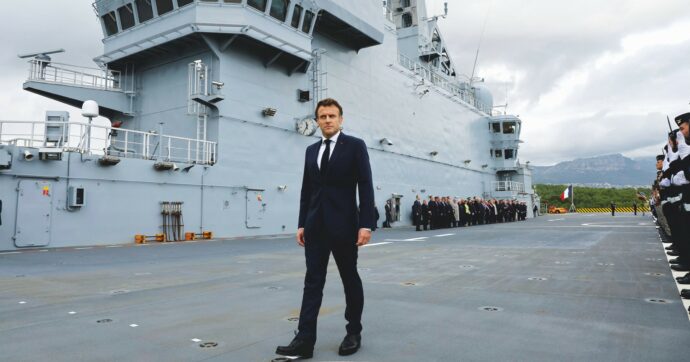 Macron usa le sue 300 atomiche per sostituirsi a Trump in Europa