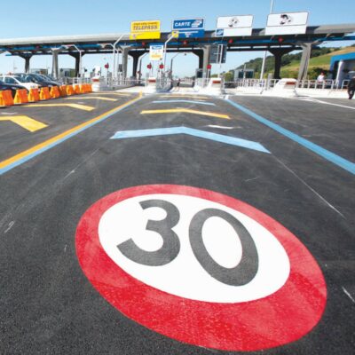 Copertina di In arrivo i consigli Ue per tagliare i consumi di energia: dai viaggi in aereo alla velocità in autostrada | Volotea taglia le rotte