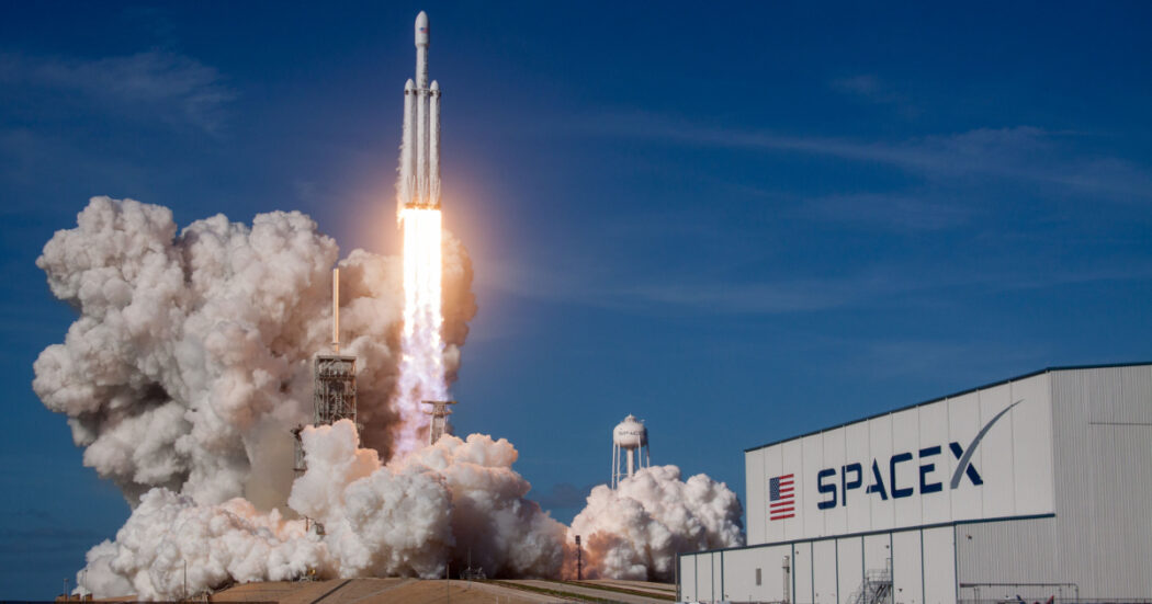 https://st.ilfattoquotidiano.it/wp-content/uploads/2025/03/09/spacex_1200-1050x551.jpg