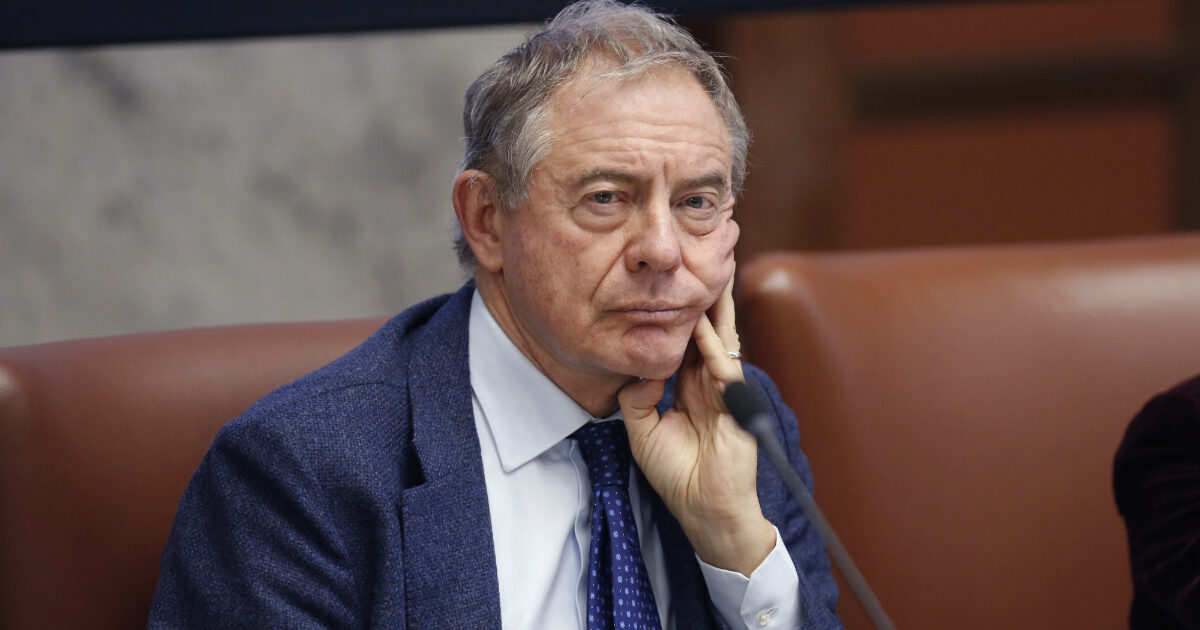ilva alta tensione governosindacati riconvocati lunedì sulla cigs c è l ipotesi di disertare il tavolo