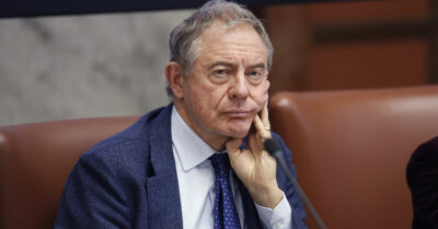 Copertina di Ilva, alta tensione governo-sindacati: riconvocati lunedì sulla Cigs, c’è l’ipotesi di disertare il tavolo