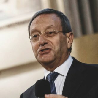 Copertina di Suicidio Catricalà, dall’audio segreto emerge una pista