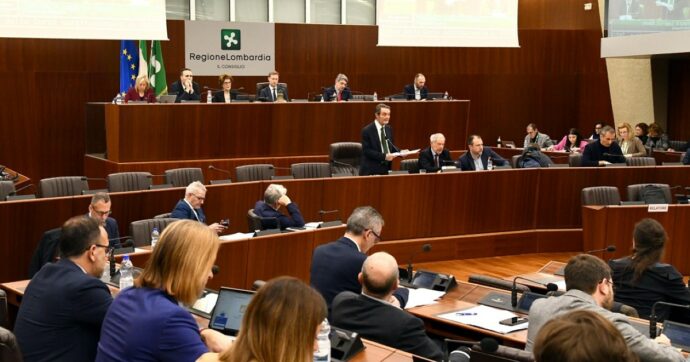 Fine vita, scontro in Regione Lombardia tra Fontana e Fratelli d’Italia. Il governatore chiede una legge. Fdi: “Si è spinto troppo in là”