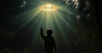 “Una nave madre aliena si avvicinerà alla Terra tra un mese esatto. Non è un meteorite perché ha 12 anomalie”: lo afferma il professore di Harvard Avi Loeb