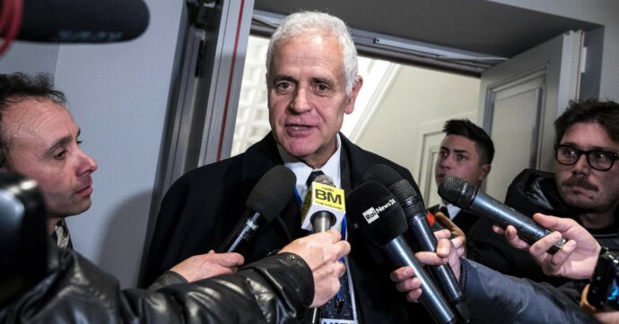 Celeste nostalgia: Formigoni va alla Camera e vanta i suoi “trionfi” su istruzione e sanità