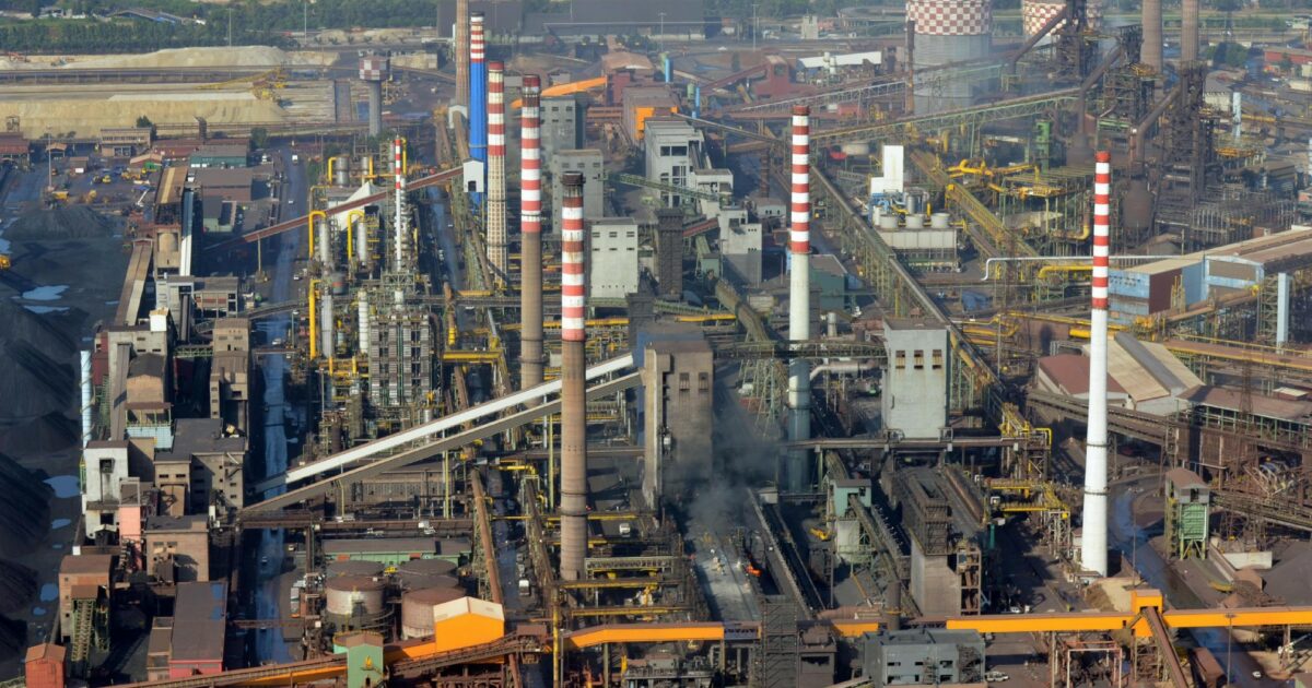 Ilva, il processo alla gestione dei Riva riparte a Potenza. Ma non è più “maxi”