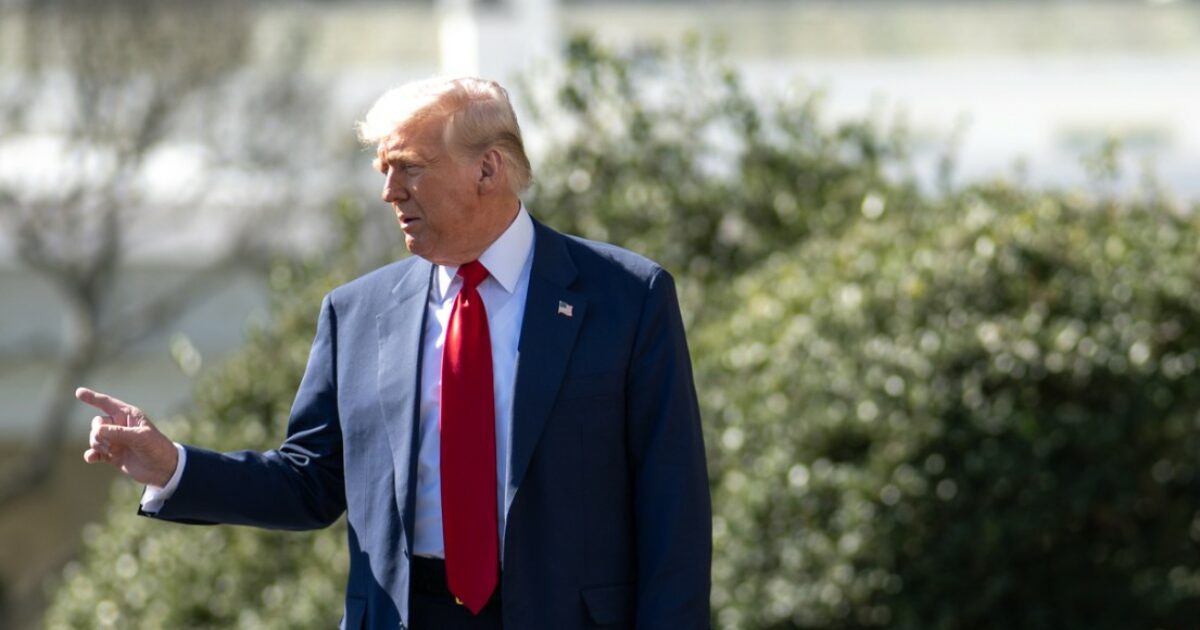 Dazi Usa su acciaio e alluminio, l’Ue risponde con tariffe su prodotti americani. Washington: “Fuori dalla realtà”. E Trump minaccia altre ritorsioni: “Vinceremo”