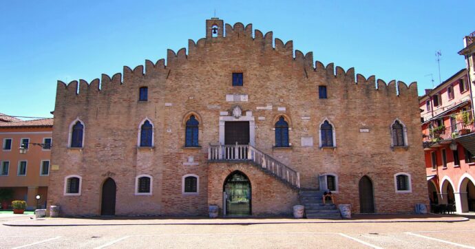 “Ha preso la penna del vicesindaco”: assessore cacciato