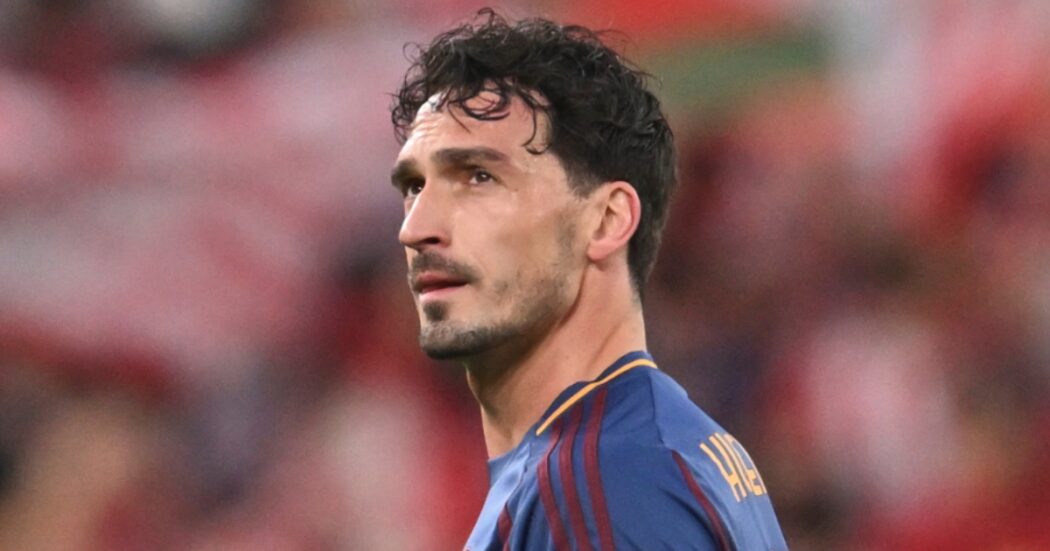 Il suo rosso condanna la Roma, Hummels è distrutto: “Ho deluso tutti, un errore orrendo”. E Ranieri non ha dubbi: “Ha perso tempo”