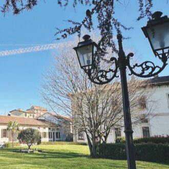 Copertina di Il colpo di spugna che minaccia i tesori. La Villa del ’600 assediata dai palazzi