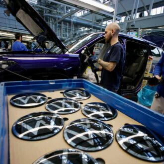 Copertina di Il riarmo per salvare l’automotive (tedesco)