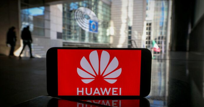 Eurogate, si stringe il cerchio sui forzisti. Pm italiani allertati