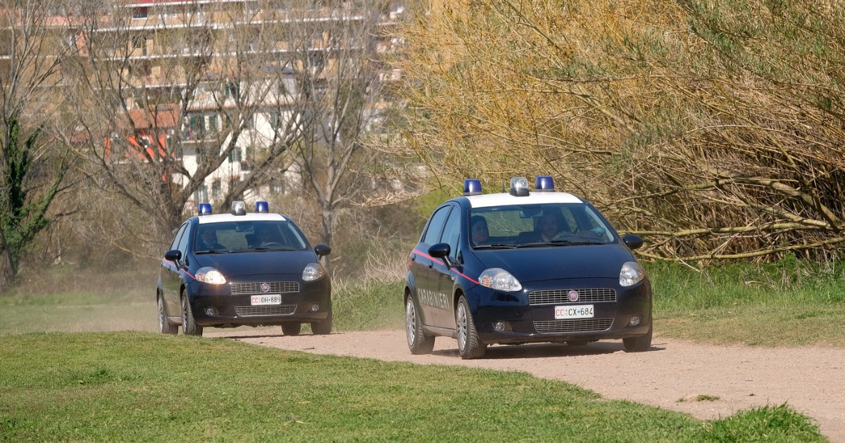 roma sparatoria a cinecitt224 uomo ferito e trasportato via in auto da due persone