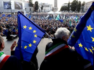La piazza dell’Ue per tutti i gusti: Schlein, Gentiloni e appelli alla sinistra unita