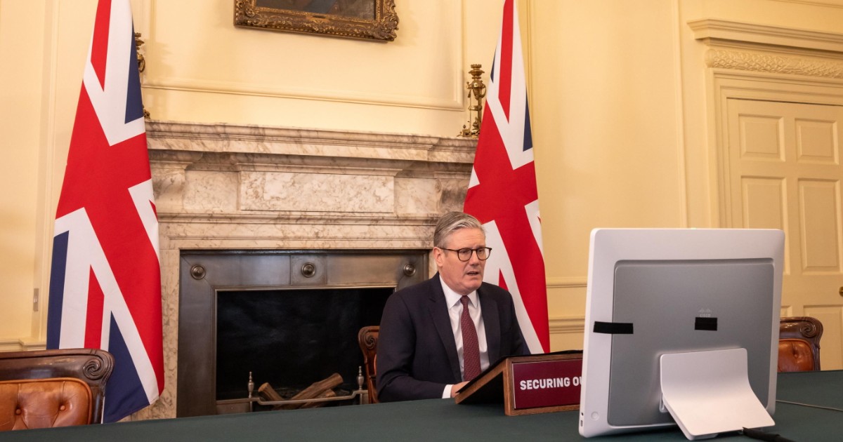 londra il premier starmer subisce la rivolta dei suoi parlamentari e fa marcia indietro sui tagli dei sussidi