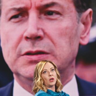 Copertina di Un milione di posti in più. FdI: è lo stop al Reddito. Ma è il Gol del Conte-2