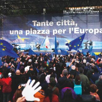 Copertina di Ecco i crimini di “noi buoni” oscurati da Scurati in piazza