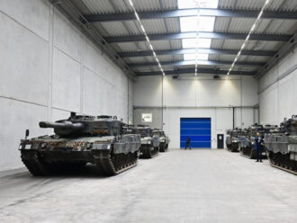 I fondi pensione si buttano nel business del riarmo. Tfr usati per finanziare la costruzione di missili e carri armati