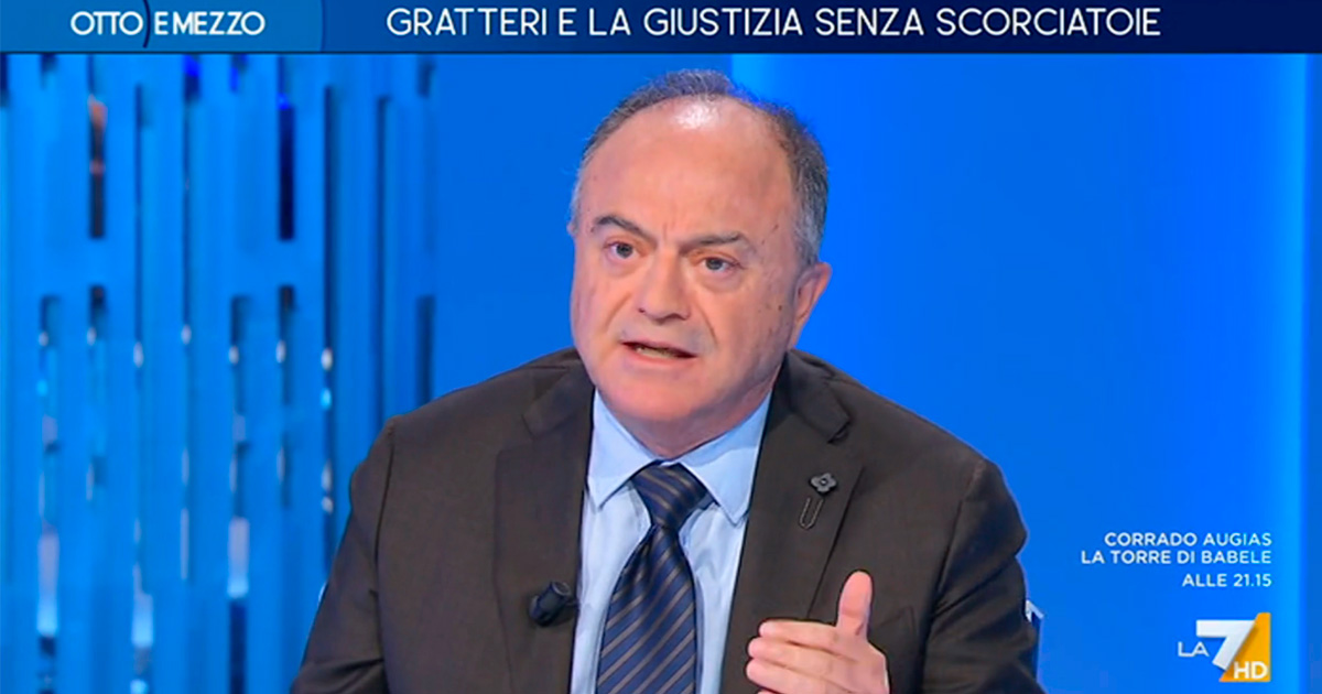 Gratteri a La7: “Ci sono giornali che vendono meno di mille copie e che sistematicamente attaccano i magistrati”. Bordata a Nordio