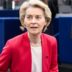 Copertina di Von der Leyen difende la scelta di scavalcare il Parlamento Ue sul riarmo: “Giustificato da sfide urgenti ed esistenziali”