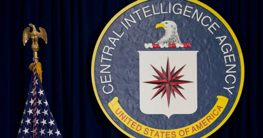 Allarme fuori dal quartier generale della Cia a Langley, in Virginia: “C’è un uomo armato barricato”