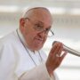 Copertina di Da “spuzzare” alla “Chiesa in uscita”: i bergoglismi con cui il Papa ha innovato la lingua