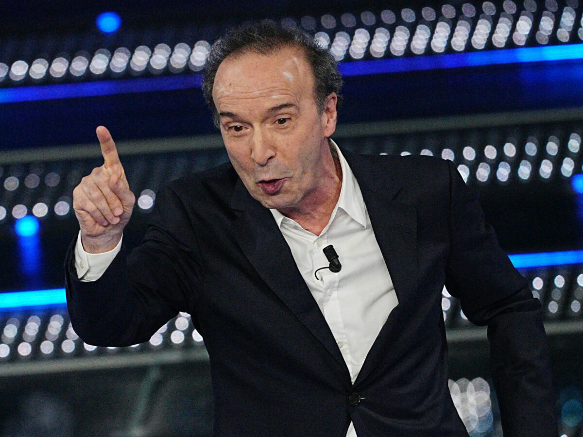 Con ‘Il Sogno’ Benigni fa un pezzo di storia della tv. E non era affatto in una posizione comoda