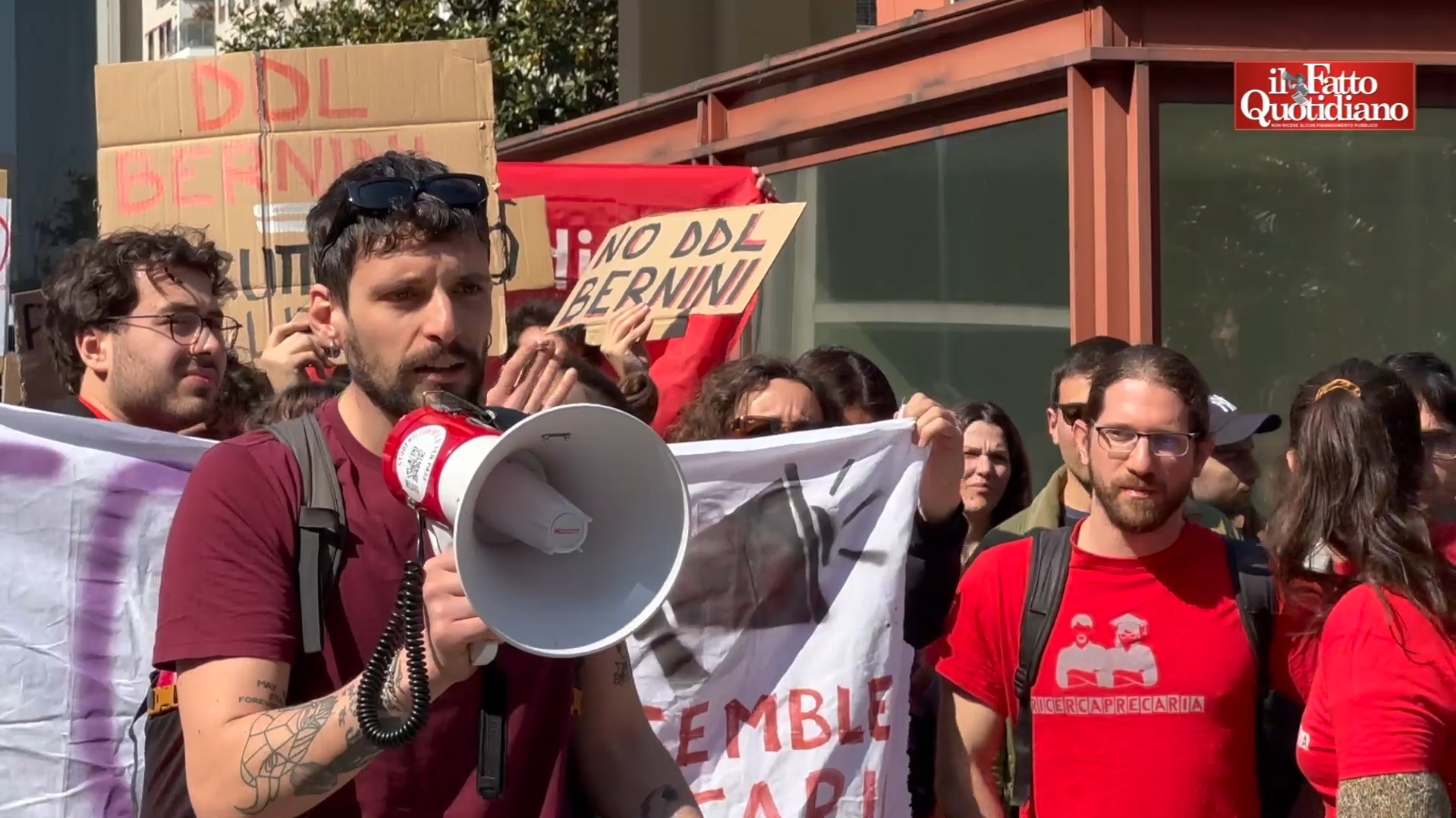 Protesta dei precari universitari in Bicocca: “Non mangiamo più col ddl Bernini”. Contestata la rettrice