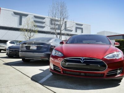 Copertina di Auto, Tesla richiama  46 mila Cybertruck