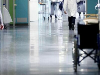 Copertina di Morto dopo operazione “per gravi carenze” della struttura sanitaria: risarcimento milionario ai familiari