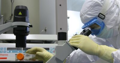 Copertina di Le prime dieci sperimentazioni contro Parkinson e tumori con le cellule staminali pluripotenti indotte (premiate con il Nobel)