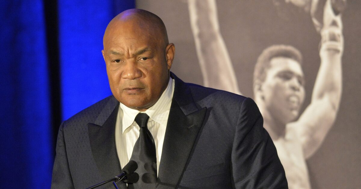 È morto George Foreman, la leggenda della boxe protagonista della sfida del secolo contro Ali