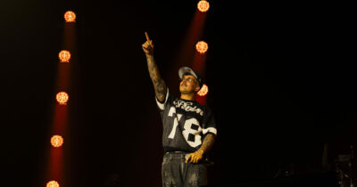 Copertina di "Abbiamo delle responsabilità, dobbiamo essere già maturi. Questo è il talento": Geolier accoglie a braccia aperte Shiva al Forum