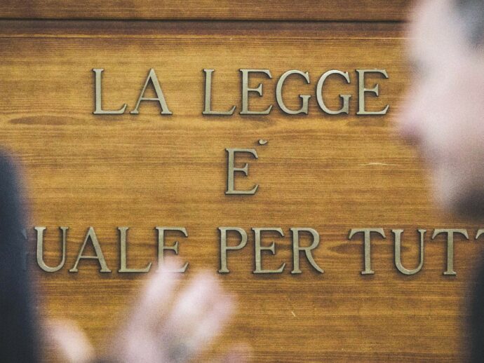 Link, i vertici e gli iscritti sono già sotto processo