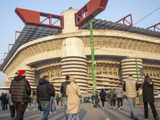 La Procura indaga sulla vendita dello stadio San Siro a Milan e Inter: aperto fascicolo conoscitivo