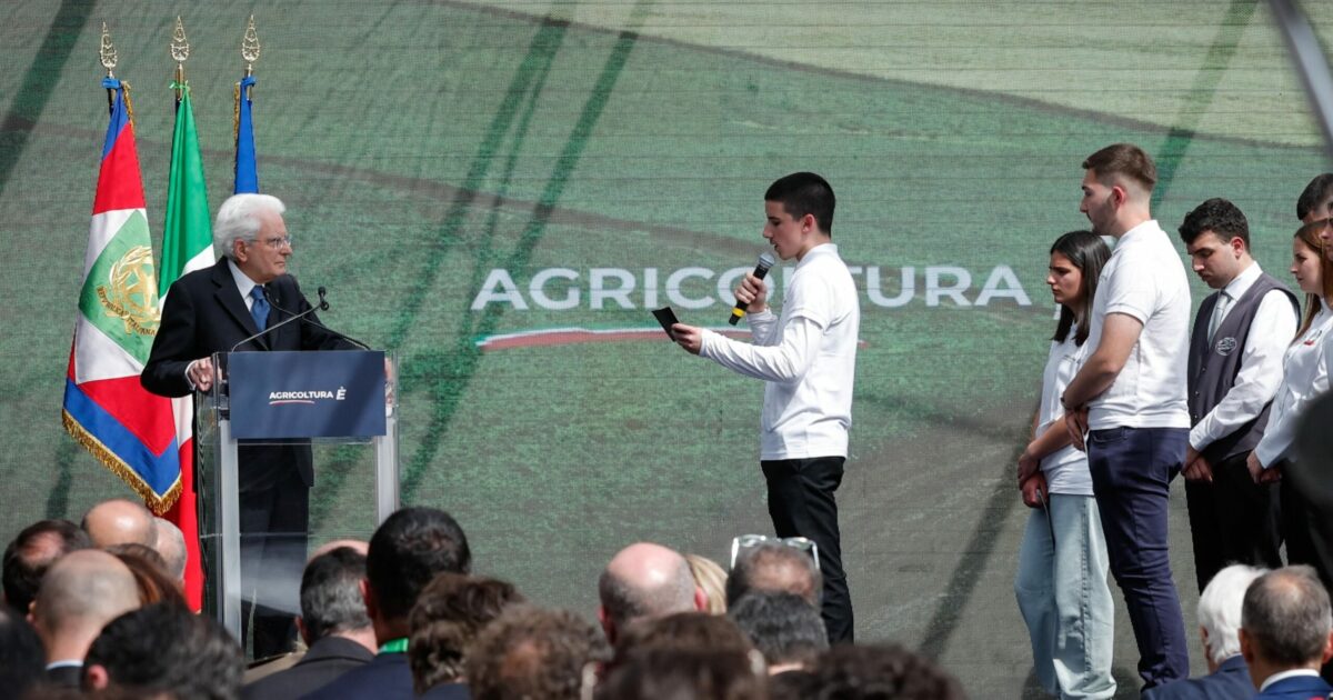 Mattarella: “Dazi creano ostacoli, sono inaccettabili. L’Europa? Si aggiorni, servono decisioni veloci”