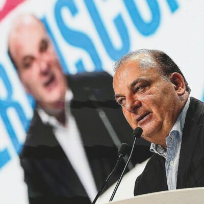 Copertina di Eurogate, Martusciello nei guai per due lettere: ecco il tariffario Huawei