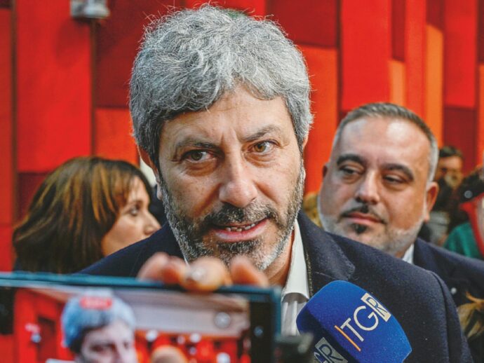 Campania, i sondaggi spingono la carta Fico